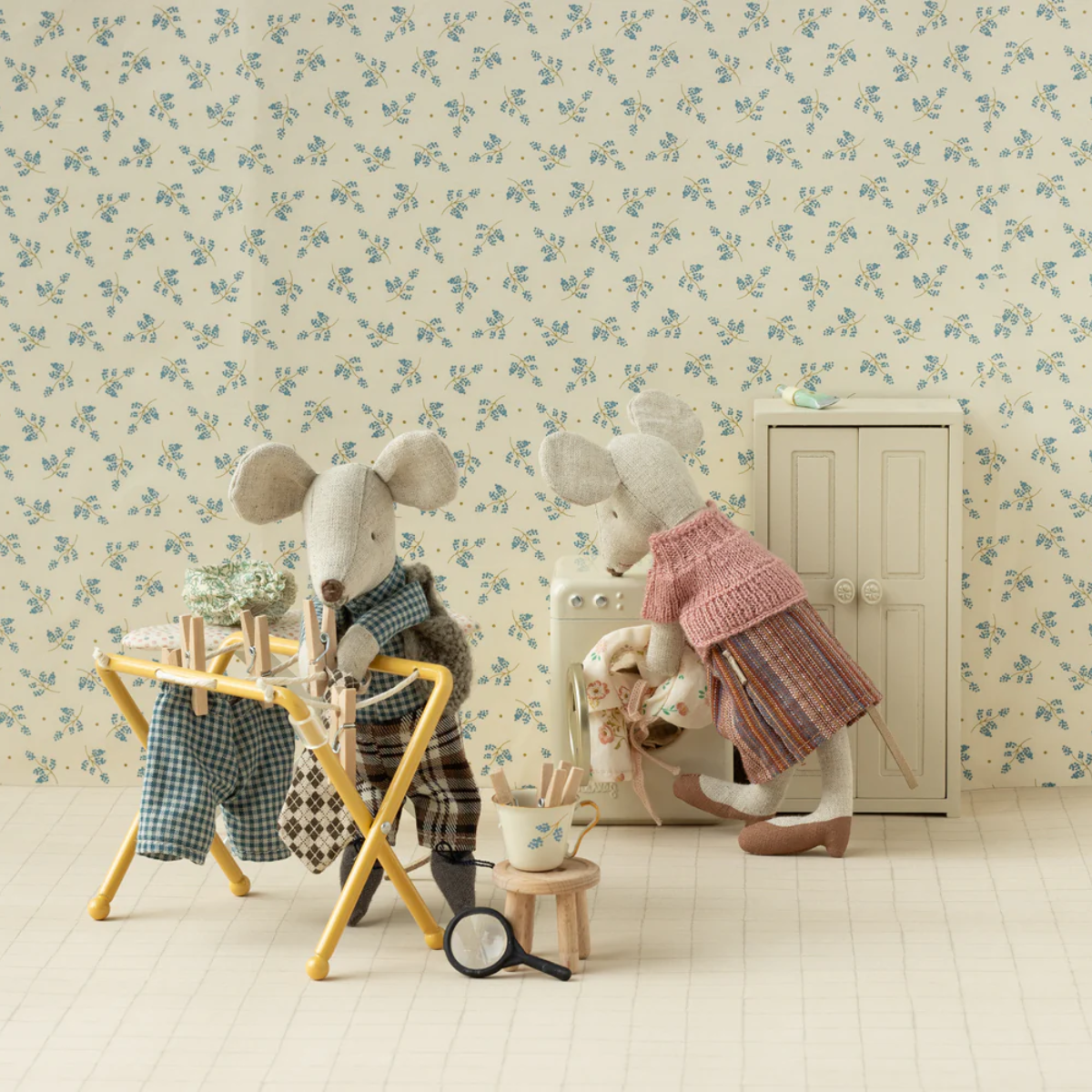 Maileg Closet Mouse – Cream | Miniature Dollhouse Wardrobe