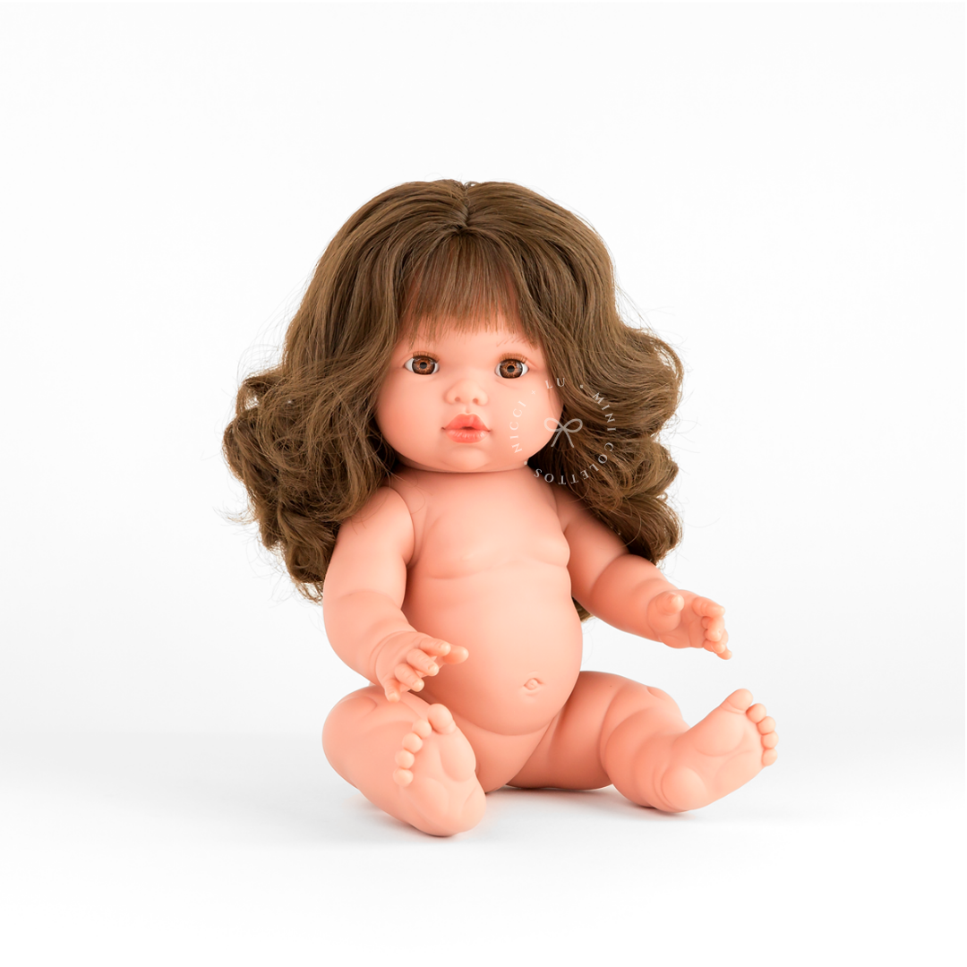 Meet Harper, a gorgeous 34cm Mini Colettos doll with beautiful thick brown curls, a soft fringe and warm brown eyes. Anatomically correct, non-toxic and phthalate-free, Harper is a wonderful companion for imaginative play, hairstyling and dressing up.