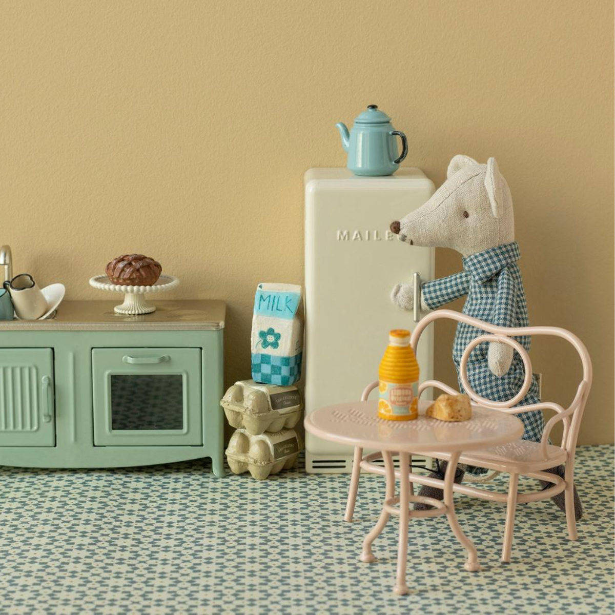 Maileg Café Set Mouse – Big Pale Pink | Miniature Dollhouse Dining Furniture