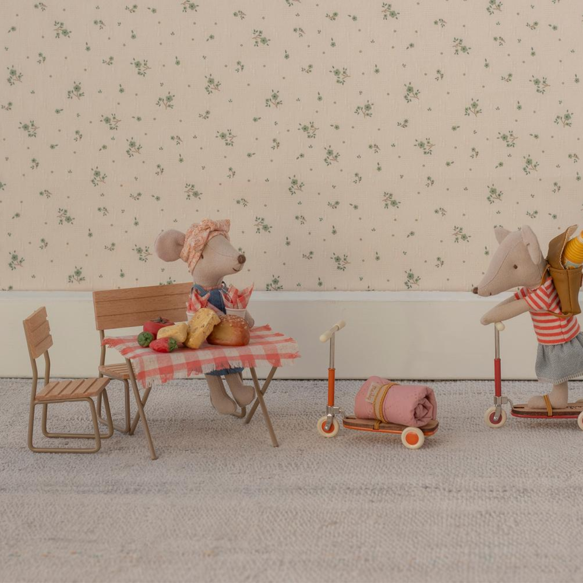 Maileg Garden Set Mouse | Miniature Outdoor Dollhouse Furniture