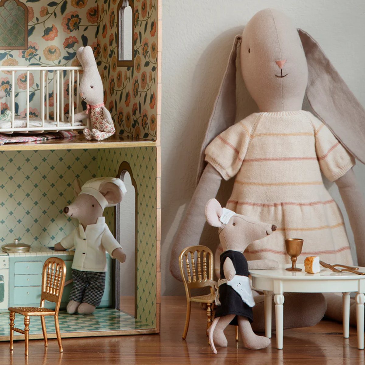 Maileg Maid Mouse | Magnetic Hands Dollhouse Character