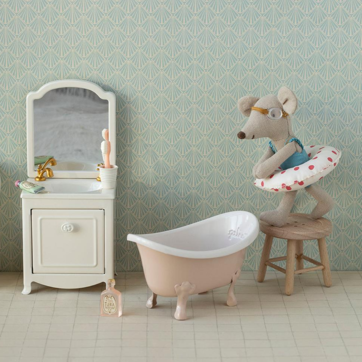 Maileg Sink Dresser for Mouse House – Off White | Miniature Dollhouse Bathroom Vanity