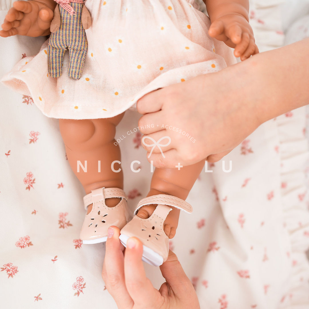 Mini Coletto Doll Shoes – Mary Jane with Flower for 34cm Dolls– Soft Pink